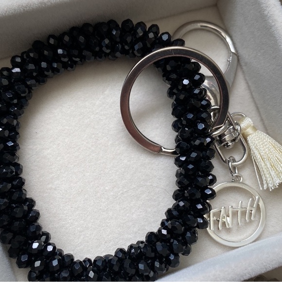 Handmade Black Beaded Keychain Bracelet Silver Key Ring Wristlet - Picture 3 of 8